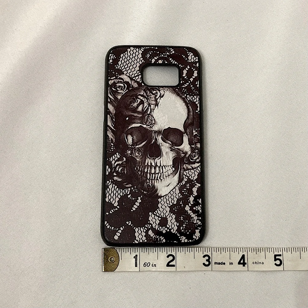 Skull And Roses Phone Case